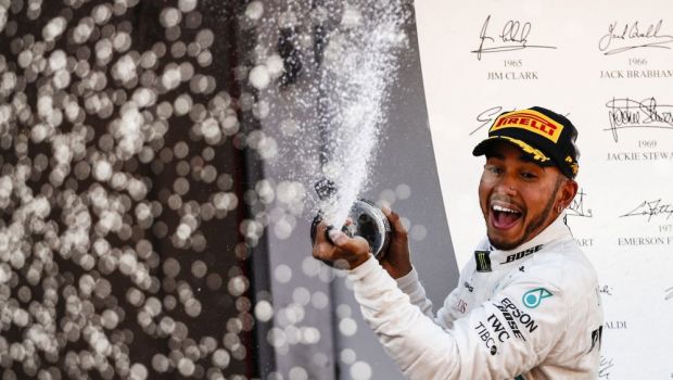 
	Hamilton a batut recordul dupa victoria din Spania: l-a depasit pe Michael Schumacher! Vettel a terminat pe 4
