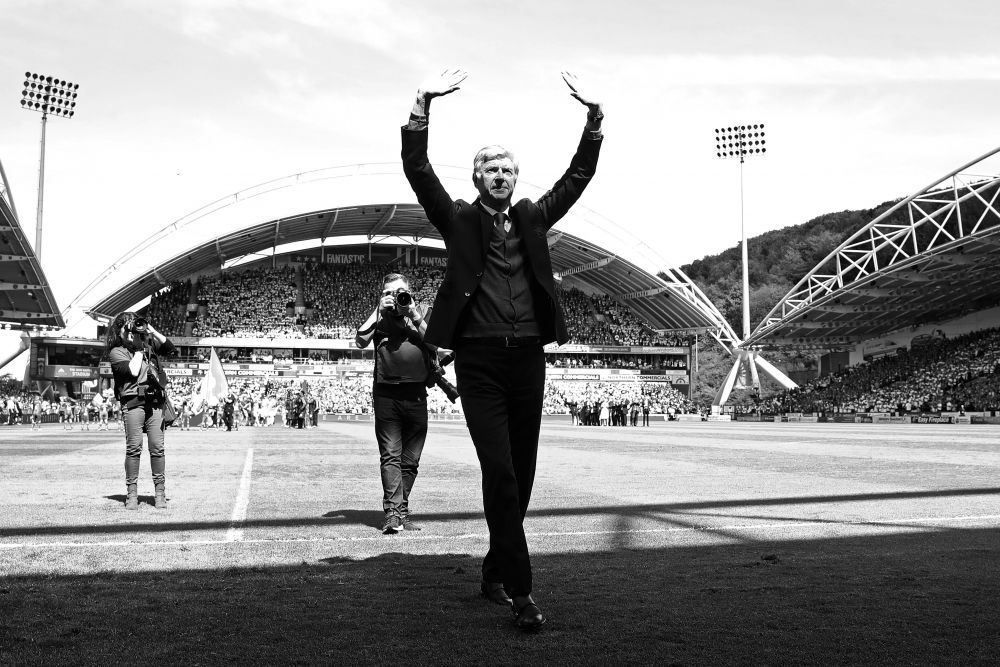 Merci, Arsene! Wenger si-a luat ramas bun dupa 22 de ani de la Arsenal! Gestul superb facut inaintea partidei_1