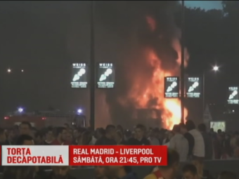 
	Imaginile nebuniei la Belgrad: suporterii Steaua Rosie au dat foc autocarului la sarbatoarea de titlu VIDEO
