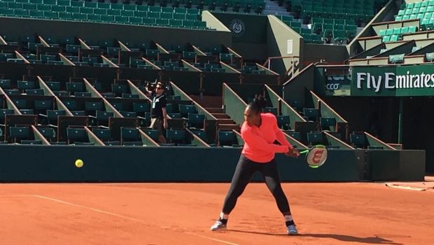 Serena Williams revine in forta! FOTO | Fostul lider mondial, primul antrenament pe terenul central de la Roland Garros