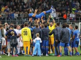 
	&quot;Noaptea Maestrului!&quot; Meciul de adio al lui Pirlo a avut 14 goluri si jucatori URIASI din istoria fotbalului! VIDEO
