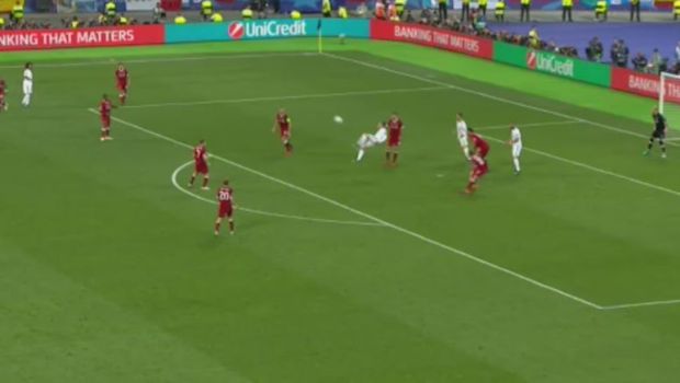 
	VIDEO | CE GOOOOL! Executia lui Bale l-a facut pe Zidane sa roseasca pe banca: golul lui Zizou cu Leverkusen pare o joaca de copii pe langa GOLUL EPOCAL al lui Bale
