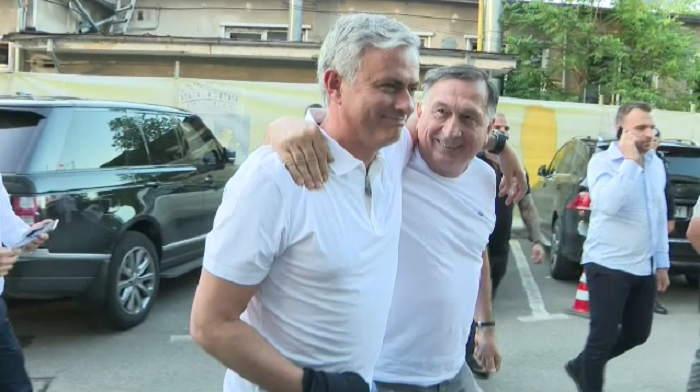 UPDATE | Mourinho l-a luat in brate pe "fratele lui" Craciunescu! A explicat de ce a venit in Romania_9