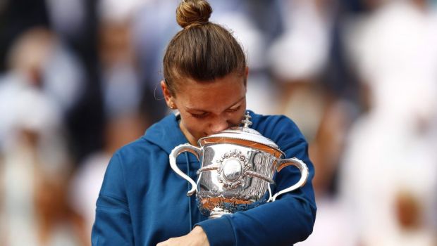 
	MII de mesaje CURG pentru Simona Halep dupa victoria la Roland Garros: &quot;Meriti momentul asta!&quot; FOTO
