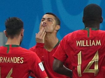 
	Ce reprezinta gestul cu mana la barba, facut de Ronaldo dupa golul de 1-0 cu Spania. Twitterul a explodat dupa reusita
