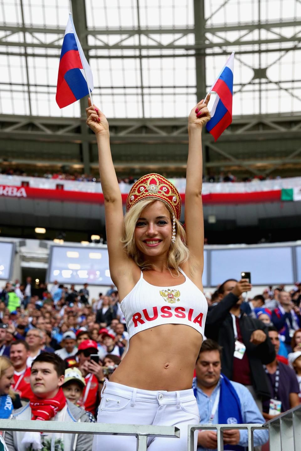 Cupa Mondiala 2018. Cine e in realitate cea mai SEXY spectatoare de la Mondial! A devenit vedeta instant in Rusia! FOTO_2