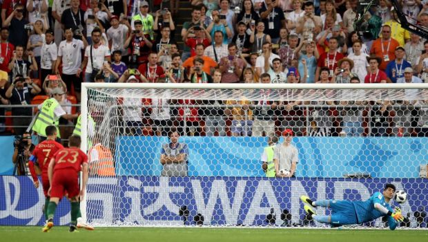 
	IRAN 1-1 PORTUGALIA CUPA MONDIALA 2018 | CE NEBUNIEEE! Iran a fost la un pas sa ELIMINE Portugalia in min 90+5! Cristiano Ronaldo a ratat penalty-ul acordat de VAR
