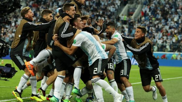 
	NIGERIA 1-2 ARGENTINA CUPA MONDIALA 2018 | LACRIMI de bucurie pentru Argentina lui Messi! Fundasul Rojo salveaza calificarea in minutul 87! Franta, adversara din optimi
