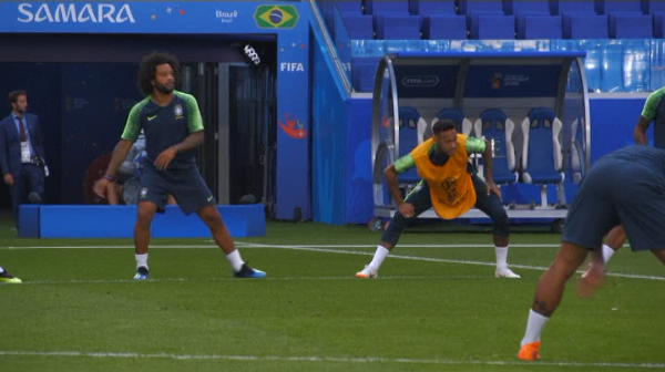 Neymar l-a IRONIZAT pe Marcelo inaintea partidei cu Mexic! Distractie la antrenamentul Braziliei! VIDEO