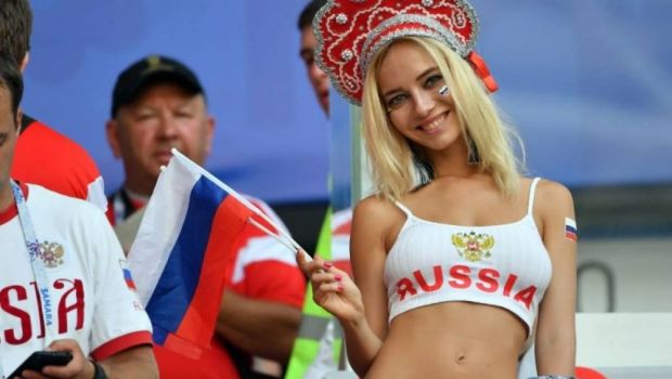 
	Rusia n-a ratat doar calificarea in semifinale! Natalia, &quot;bijuteria Rusiei&quot;, promisese jucatorilor o sedinta foto INCENDIARA daca luau Cupa Mondiala
