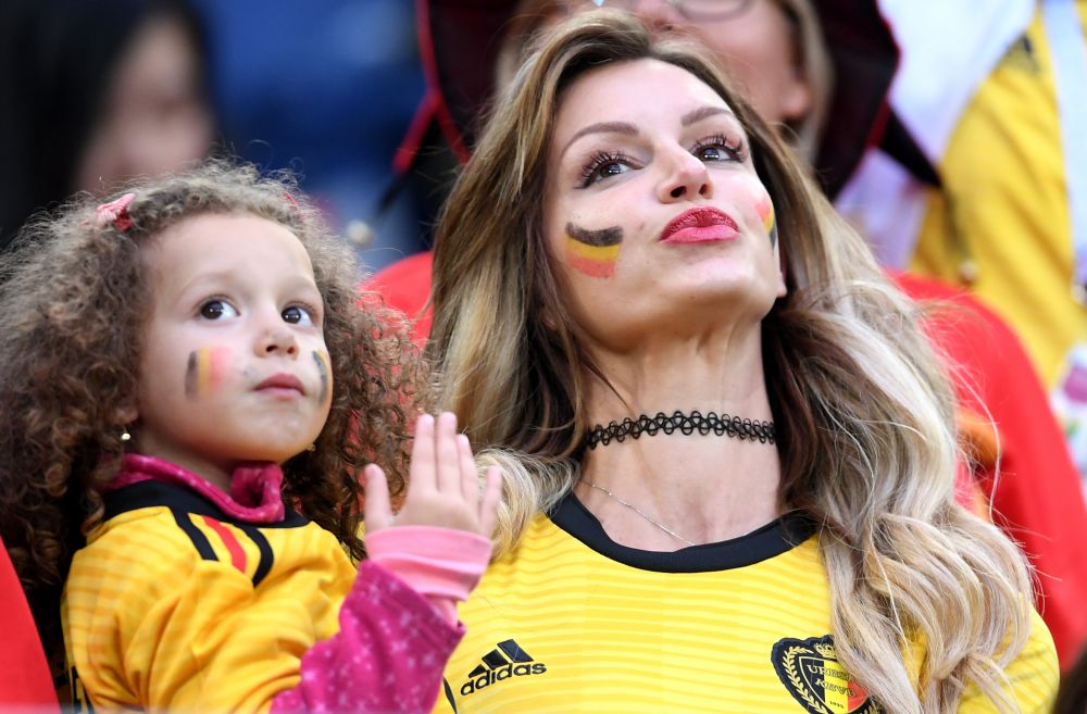 FOTO | Romanca ce a atras toate privirile la Franta - Belgia! Cum a ajuns tanara din Brasov cea mai sexy fana a Belgiei la Mondial_1
