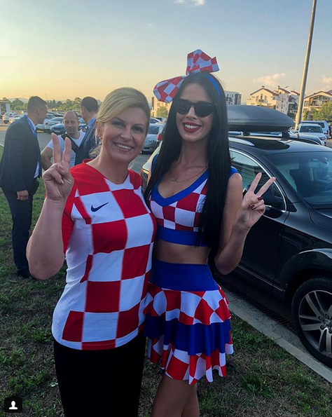 Cea mai SEXY fana a Croatiei e gata de finala cu Franta! Cine este femeia care a cucerit Rusia_3
