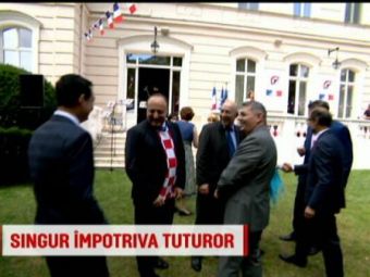 
	VIDEO | Cum s-a imbracat ambasadorul Croatiei in Romania la receptia de Ziua Frantei: &quot;Asta nu e o provocare, e tinuta obligatorie!&quot;
