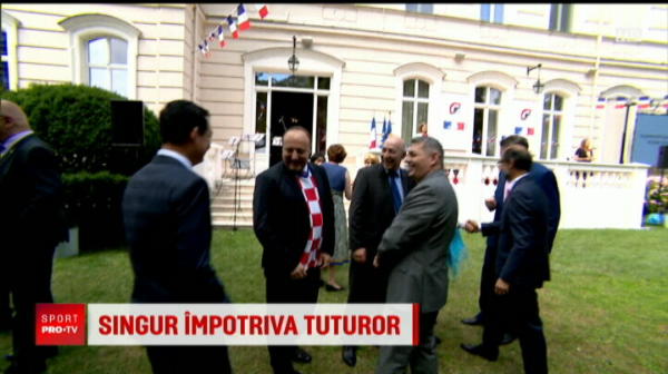 VIDEO | Cum s-a imbracat ambasadorul Croatiei in Romania la receptia de Ziua Frantei