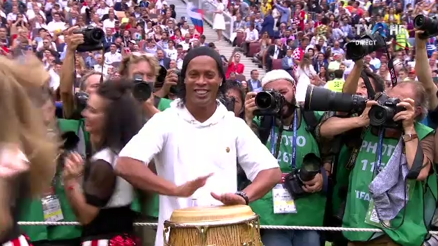 Moment demential inainte de finala! Ronaldinho a cantat Kalinka la tarabana, tot stadionul in delir_4