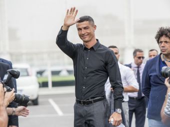 
	GENIAL! Cu ce rival a iesit Cristiano Ronaldo in oras dupa ce a semnat cu Juventus: &quot;Am intrebat-o pe mama lui daca pot sa-l faultez! A spus DA!&quot; :))
