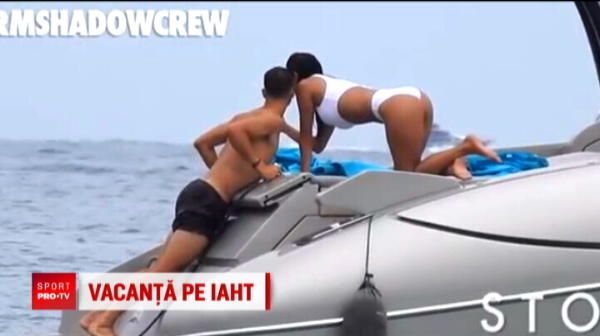 
	Dimitrov, imagini fierbinti din vacanta! Tenismenul si Nicole Scherzinger, surprinsi de paparazzi pe yacht | FOTO
