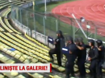 
	VIDEO Cum se antreneaza jandarmii romani pentru intalnirile cu huliganii de la fotbal! Exercitiu organizat pe stadion
