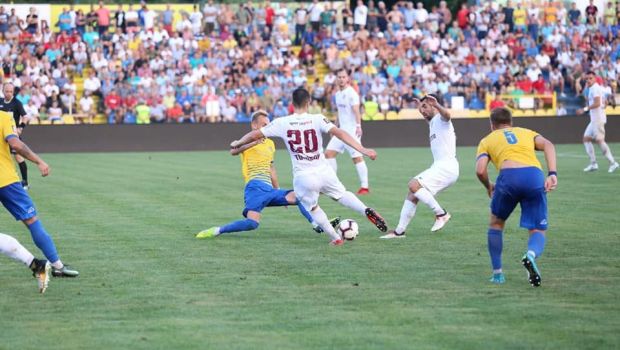 
	CFR-ul continua sa ia apa! Dunarea a rezistat eroic si a obtinut un punct in primul sau meci pe teren propriu, in Liga I | Dunarea Calarasi 0-0 CFR Cluj
