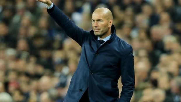 
	Zidane isi anunta revenirea: &quot;Nu va mai trece mult timp!&quot; Englezii il vad in locul lui Mourinho la United
