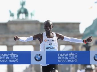 
	Moment incredibil la Maratonul de la Berlin! Recordul Mondial a fost batut cu mai bine de un minut! De 51 de ani nu s-a mai intamplat asa ceva
