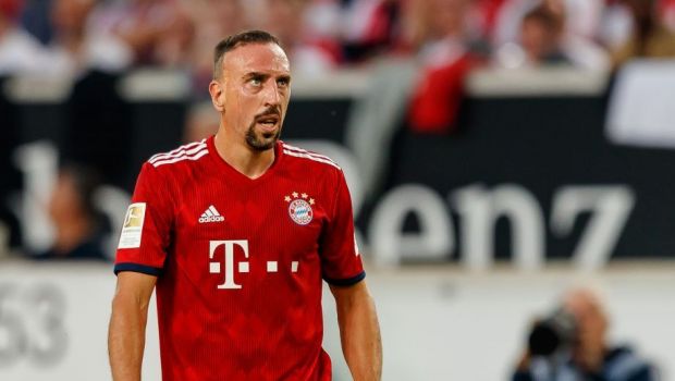 
	Gest halucinant al lui Ribery la ultimul meci al lui Bayern! A plecat de pe banca in timpul partidei, s-a urcat in taxi si a plecat acasa!
