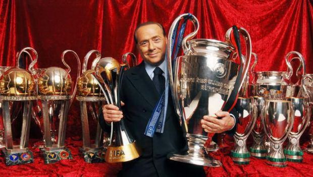 
	Cum l-a &quot;ajutat&quot; Steaua pe Berlusconi sa SCHIMBE Champions League! Povestea aparitiei noului format: &quot;S-a produs PRAPASTIE intre cluburi&quot;
