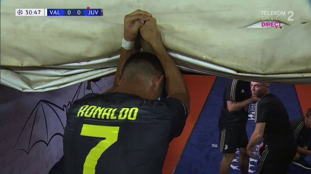 SOC TOTAL la debutul lui Cristiano Ronaldo in UCL pentru Juventus! A primit ROSU DIRECT si a iesit de pe teren in lacrimi! Ce s-a intamplat_1