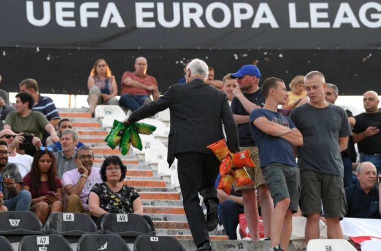 Imaginea serii in Europa League: cum a fost surprins presedintele lui Chelsea intre suporterii englezi, in toata nebunia de la Salonic_3
