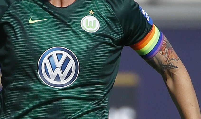 E capitan la Wolfsburg, joaca in nationala Suediei, si recunoaste ca e gay: "Cel mai greu e cu haterii de pe net!"_1