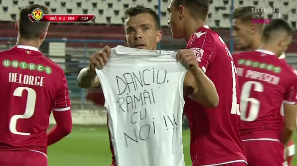 Gestul facut de Nistor dupa ce a dat gol pentru Dinamo, in Cupa! Mesajul scris de mijlocas pe un tricou: FOTO_2