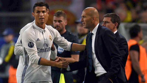 
	Momentul in care Zidane s-a dus la sefii sai: &quot;Rezolvati problema, e INSUPORTABIL!&quot; S-a aflat motivul despartirii lui Ronaldo de Real
