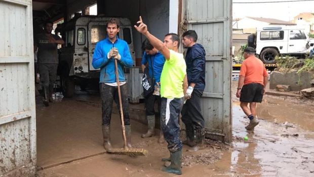 
	Rafael Nadal, gest de mare campion! Ibericul a sarit in ajutorul victimelor inundatiilor din Insulele Baleare | FOTO
