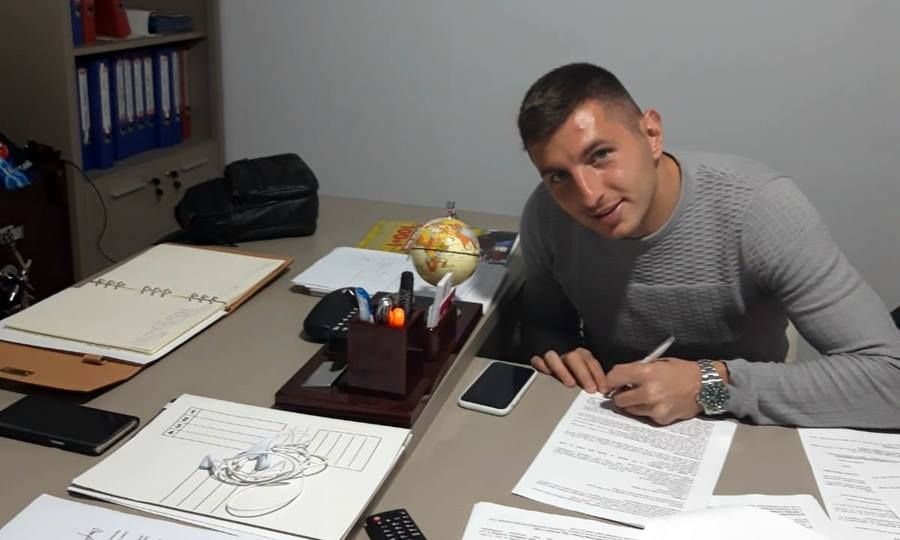 OFICIAL | Anul trecut a luat Cupa Rusiei, acum a semnat in Liga 1! Jucatorul care a LOVIT Steaua lui Radoi a fost prezentat_1