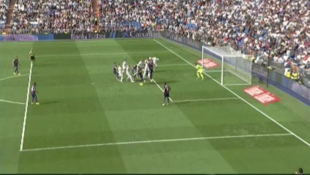 
	Faza incredibila la meciul Realului! Golul lui Ramos a fost validat, apoi anulat pentru off-side, hent si pentru ca mingea nu a depasit linia portii

