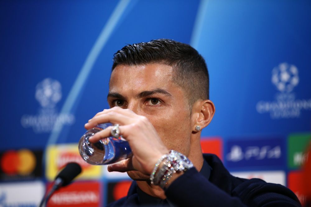 Cristiano Ronaldo, STRALUCITOR la conferinta de presa de la Manchester! Bijuteria de 2 milioane de euro purtata de portughez | FOTO_2