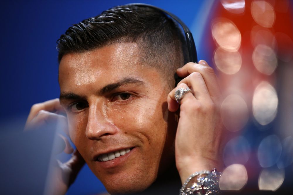 Cristiano Ronaldo, STRALUCITOR la conferinta de presa de la Manchester! Bijuteria de 2 milioane de euro purtata de portughez | FOTO_3