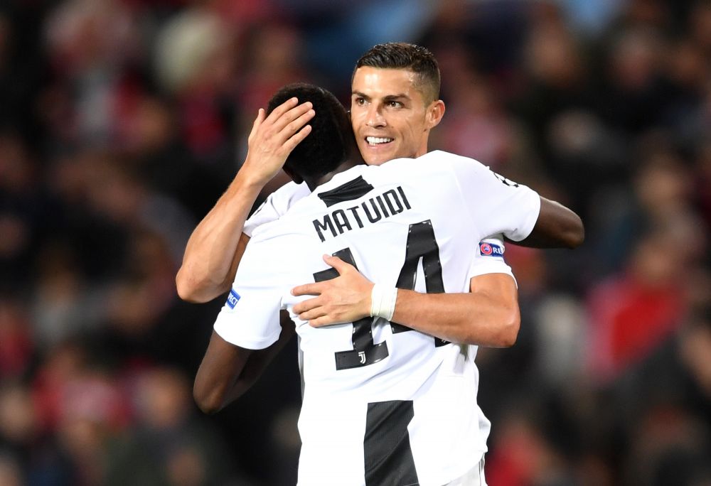 MANCHESTER UNITED - JUVENTUS 0-1 | Ronaldo pleaca victorios de pe Old Trafford, dupa ce i-a pasat decisiv lui Dybala. Suporterii lui United au cerut demisia lui Mourinho_3