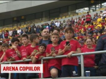 
	Copiii au invadat Arena Nationala in prima zi de vacanta! Radoi si Bornescu au fost sa-i vada pe micii fotbalisti
