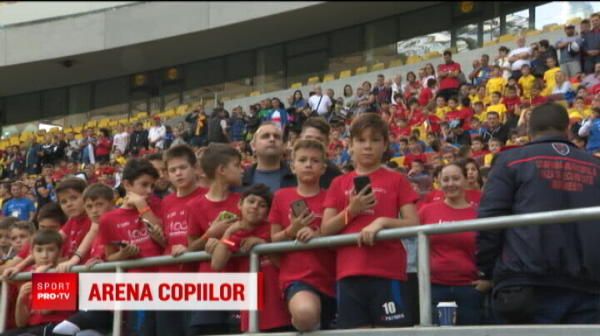 
	Copiii au invadat Arena Nationala in prima zi de vacanta! Radoi si Bornescu au fost sa-i vada pe micii fotbalisti
