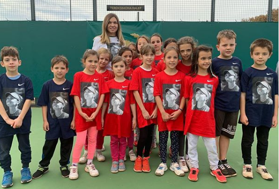 Simona Halep fura modelul Federer! Ce surpriza le-a pregatit romanca unor copii | FOTO_1