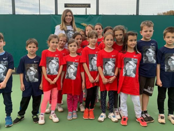 
	Simona Halep fura modelul Federer! Ce surpriza le-a pregatit romanca unor copii | FOTO
