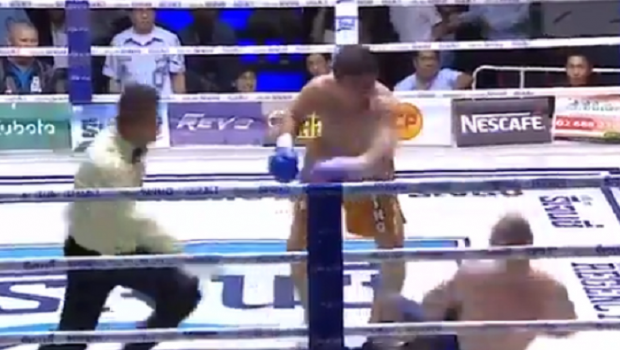 
	VIDEO | Tragedie in ring: un campion din boxul thailandez a murit dupa un KO
