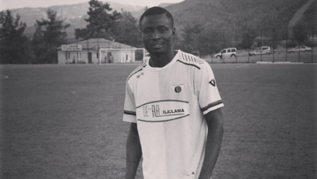 
	TRAGEDIE! Un nou caz Ekeng in fotbal! Un fotbalist african a murit pe teren, dupa un atac de cord
