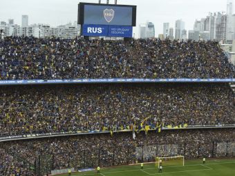 
	Asa ceva nu s-a mai vazut! Pasiunea argentienilor pentru fotbal a depasit orice imaginatie inaintea finalei Boca - River: 50.000 de oameni LA ANTRENAMENT
