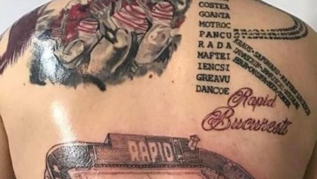 
	Cel mai nebun tatuaj de suporter: un rapidist si-a desenat istoria clubului pe spate // FOTO
