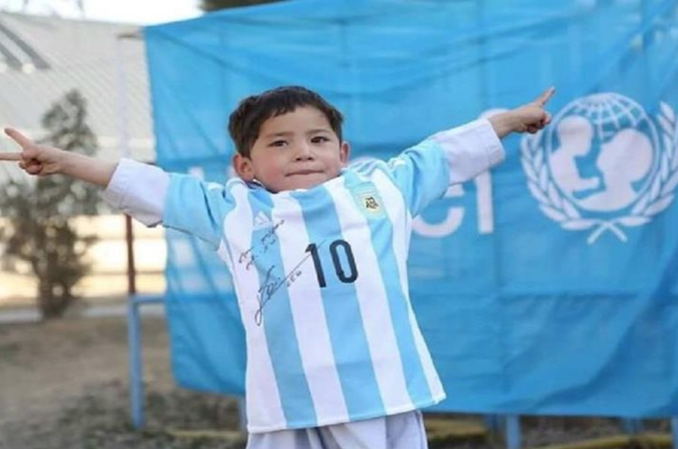 Cosmarul pe care il traieste baietelul afgan de cand l-a intalnit pe Messi: amenintari de rapire si casa bombardata_2