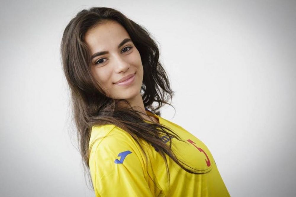 Ea este cea mai buna fotbalista din Romania! Putea alege oricand concursurile de Miss, dar a preferat fotbalul si a debutat la nationala la 15 ani_6