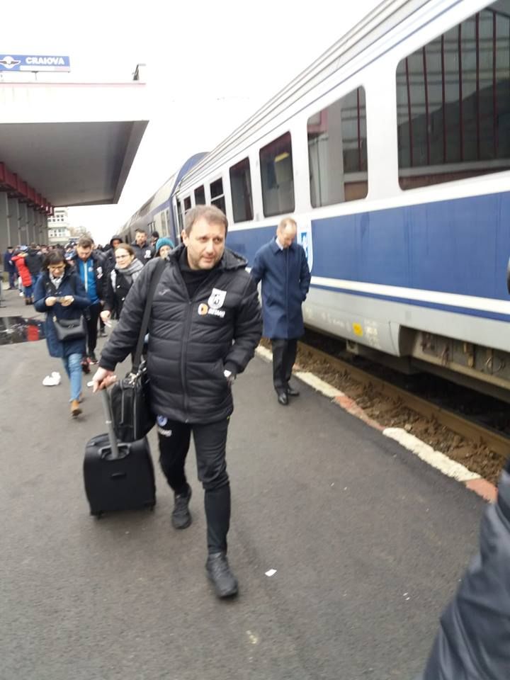 Jucatorii Craiovei au venit cu trenul la Bucuresti pentru razboiul cu Dinamo! Ce surpriza au avut in gara_1