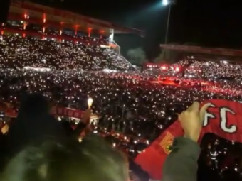 
	POVESTI DE CRACIUN | Suporterii care duc colindele pe stadion! Atmosfera incredibila creata de fanii unei echipe in fiecare an, de Craciun! VIDEO
